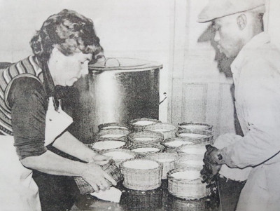 Iolanda and Wellington filling Pecorino moulds early 1980’s. Iolanda and Wellington filling Pecorino moulds early 1980’s.